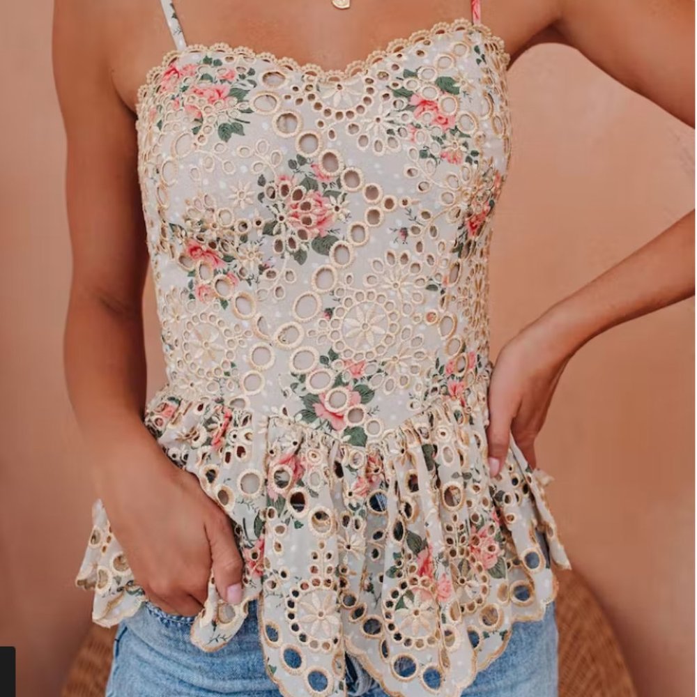 Vici BEAUFORT FLORAL EYELET PEPLUM TANK